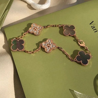 [Luna Brilliance] CLOVER 5 MOTIF GRAY MOP BRACELET COLLECTION