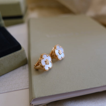 [Luna Brilliance]LUCKY PINK GOLD WHITE MOP EARRINGS