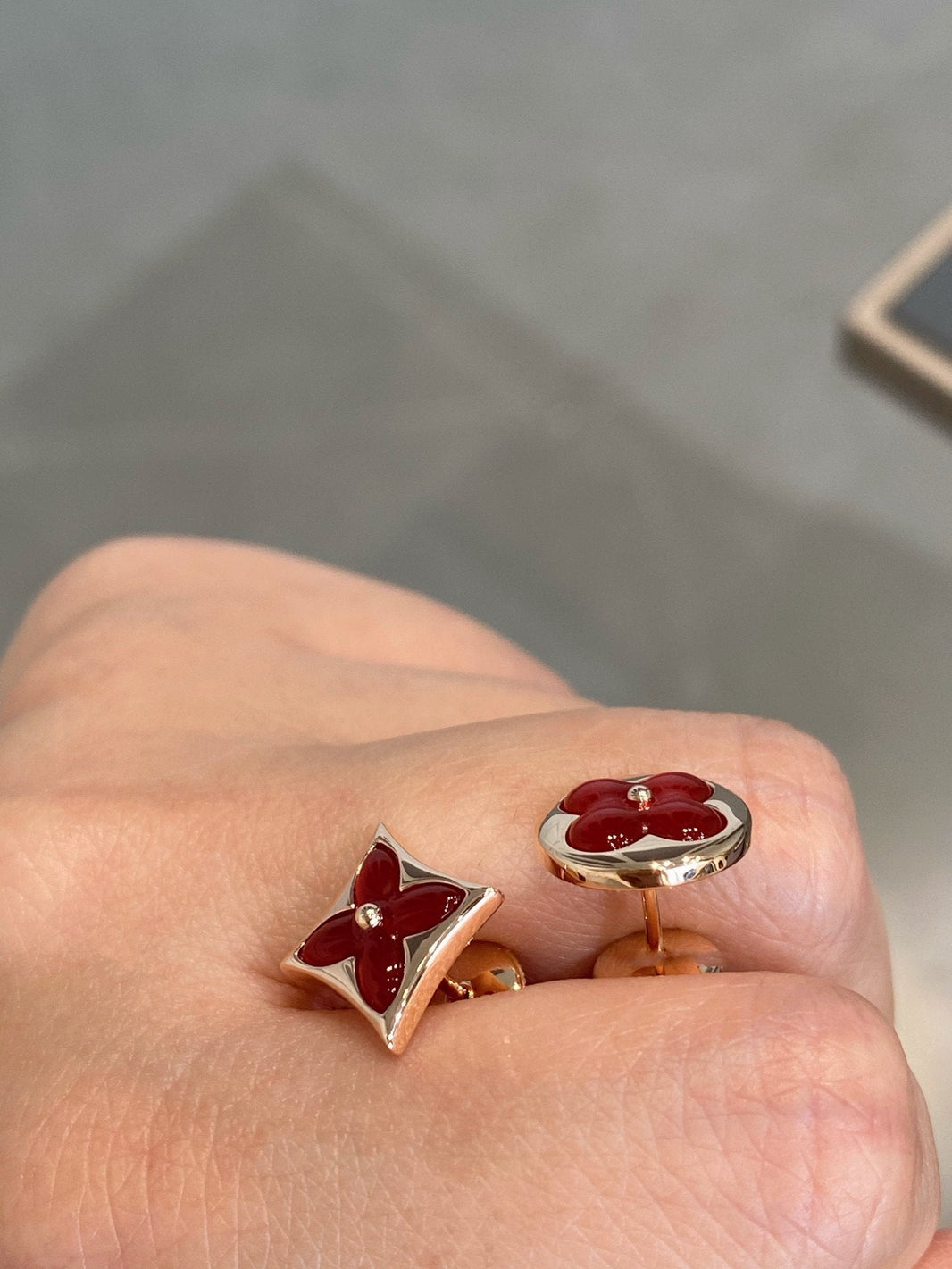 [Luna Brilliance]STAR AND SUN PINK GOLD CARNELIAN STUD EARRINGS
