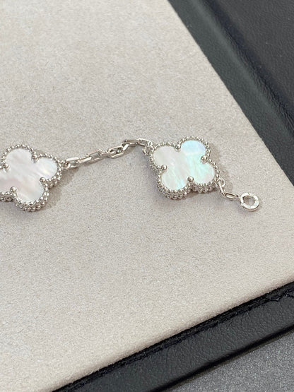 [Luna Brilliance]CLOVER WHITE PEARL MOP 5 MOTIF BRACELET COLLECTION