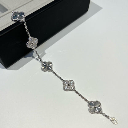 [Luna Brilliance] CLOVER 5 MOTIF LASER BRACELET COLLECTION
