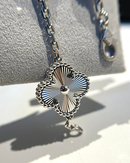 [Luna Brilliance] CLOVER 5 MOTIF LASER BRACELET COLLECTION