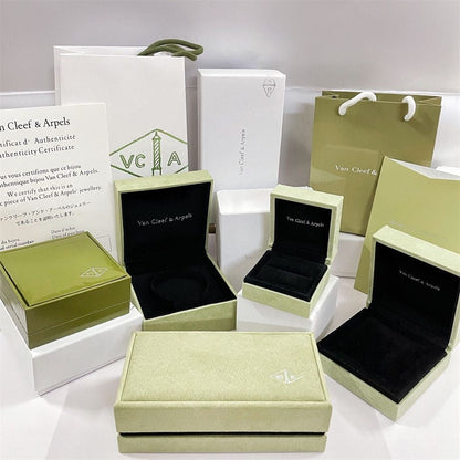 [Luna Brilliance]VA CLOVER BRACELET NECKLACE RING BOX GIFT BAG