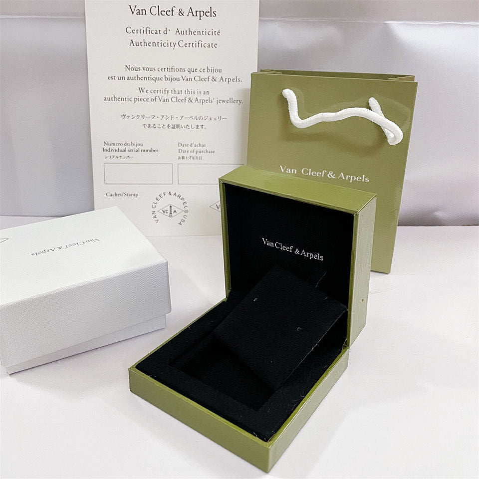 [Luna Brilliance]VA CLOVER BRACELET NECKLACE RING BOX GIFT BAG