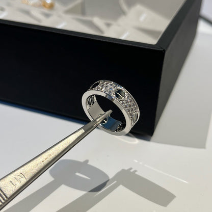 [Luna Brilliance] LOVE RING 5.5MM DIAMONDS PAVED CERAMIC