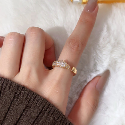[Luna Brilliance] PANTHERE HALF DIAMOND SMALL RING