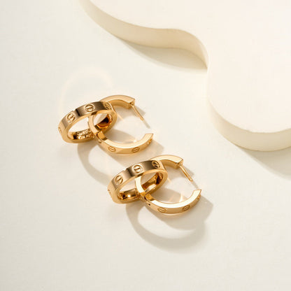 [Luna Brilliance] LOVE 3.3MM DANGLE HALF DIAMOND EARRINGS