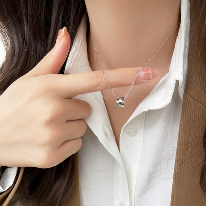 [Luna Brilliance]BEE MINI PEDANT DIAMOND NECKLACE