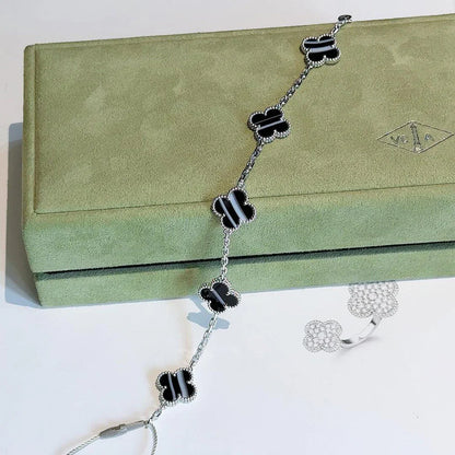 [Luna Brilliance] CLOVER 5 MOTIF PULSAR STONE BRACELET COLLECTION