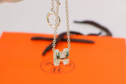 [Luna Brilliance]HM NECKLACE H LETTER OVAL SERIES
