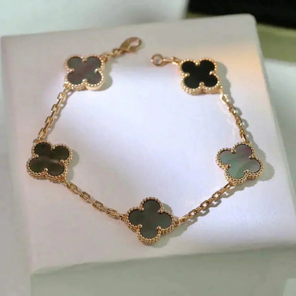 [Luna Brilliance] CLOVER 5 MOTIF GRAY MOP BRACELET COLLECTION