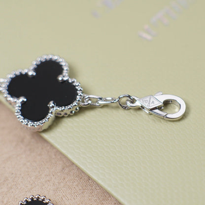 [Luna Brilliance] CLOVER 5 MOTIF ONYXS BRACELET COLLECTION