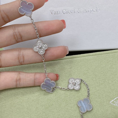 [Luna Brilliance] CLOVER 5 MOTIF PURPLE CHALCEDONY BRACELET COLLECTION