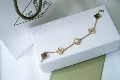 [Luna Brilliance] CLOVER 5 MOTIF GRAY MOP BRACELET COLLECTION