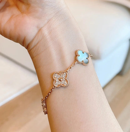 [Luna Brilliance] CLOVER 5 MOTIF GRAY MOP BRACELET COLLECTION