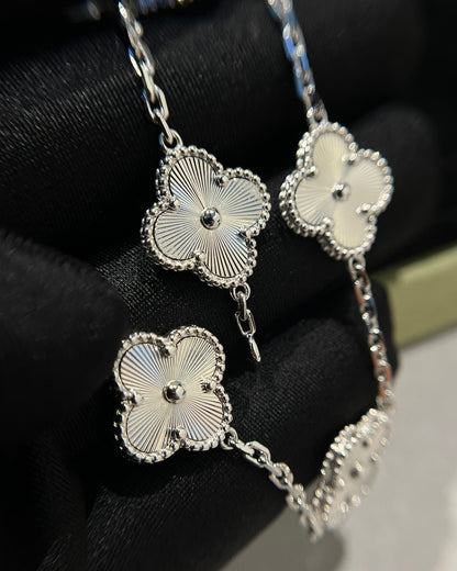 [Luna Brilliance] CLOVER 5 MOTIF LASER BRACELET COLLECTION