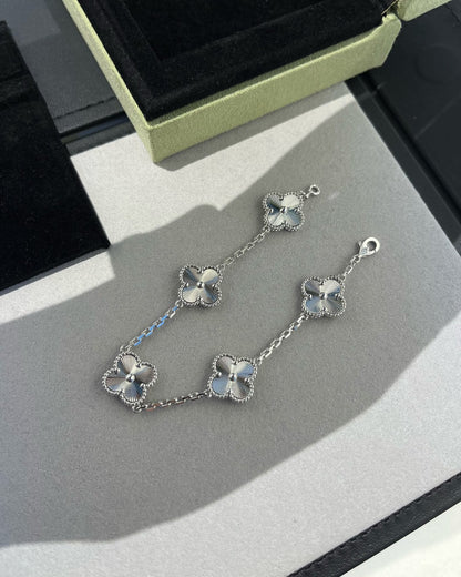 [Luna Brilliance] CLOVER 5 MOTIF LASER BRACELET COLLECTION